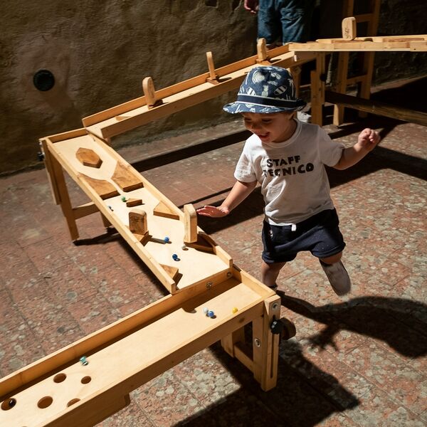 Metrò spettacoli - Spettacoli per bambini - Gioca la Piazza