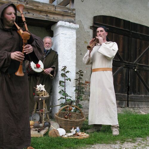 Metrò spettacoli - Spettacoli Medioevali - I Musici Medioevali