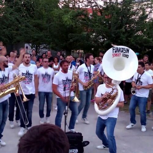 Metrò spettacoli - Marching Band - Funkasin Street Band